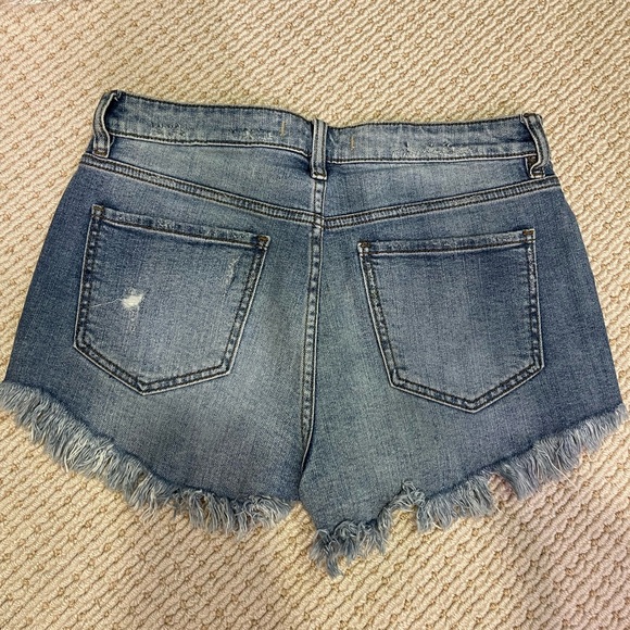 Jean shorts with stars. Size medium. - Picture 2 of 3